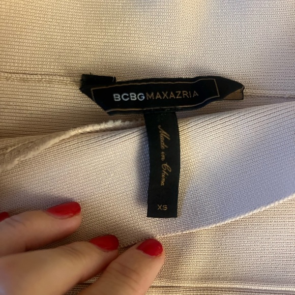Light beige/cream BCBG skirt size XS - Picture 3 of 4